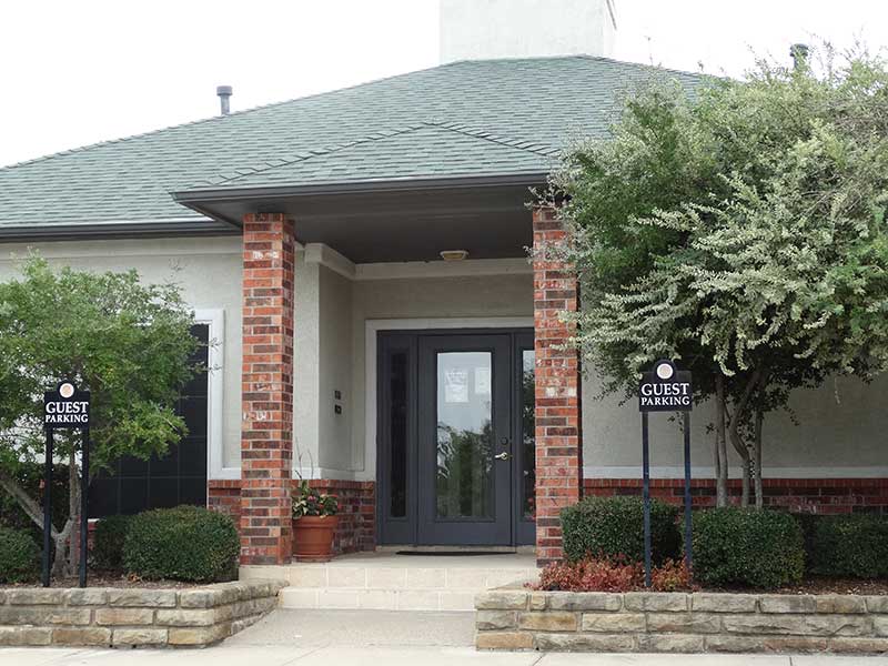 Fox Hollow Apartments 